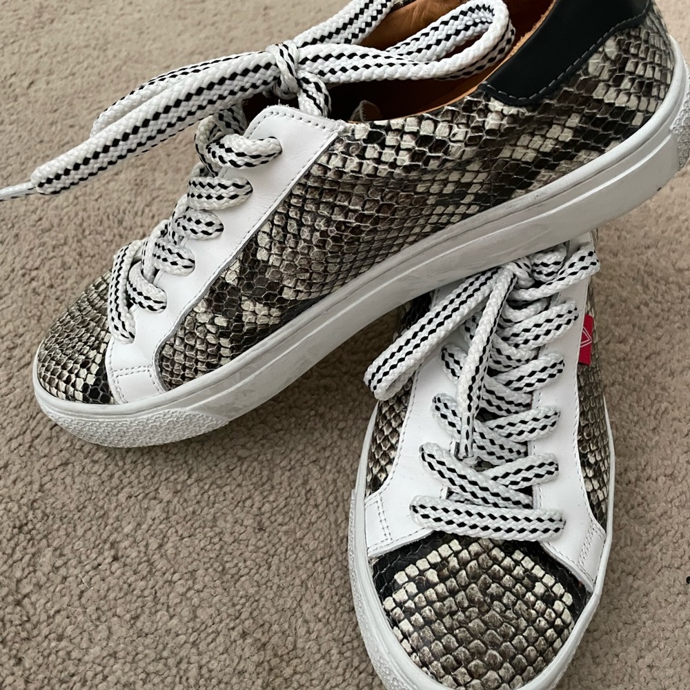 Veronica Beard Sneakers